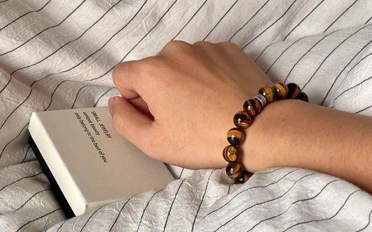 What Does a Tiger Eye Bracelet Mean, Benefits, Properties & FAQs
